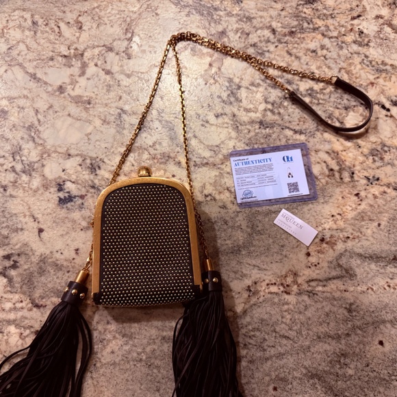 EXCELLENT McQueen Limited Edition MEGA Grail Skull Crossbody - Picture 5 of 9